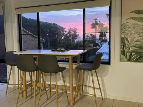 Rainbow Beachhouse - Deluxe, Pristine Location - Accommodation in Bendigo 1