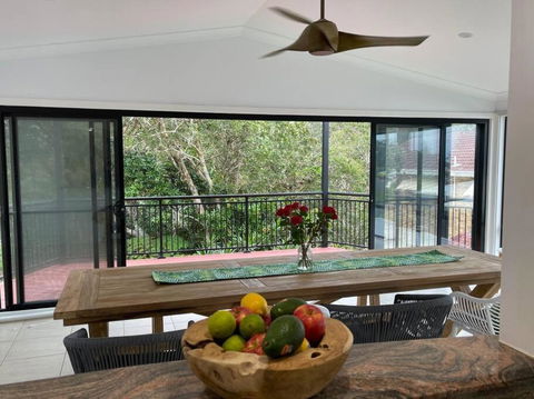 Rainbow Beachhouse - Deluxe, Pristine Location - Accommodation in Bendigo 2