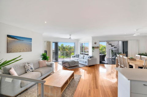 Rainbow Towers 2 Rainbow Beach - Accommodation in Bendigo 1