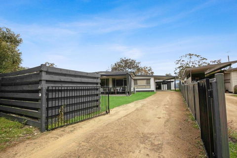Raymond Island Retreat - Accommodation in Bendigo 2