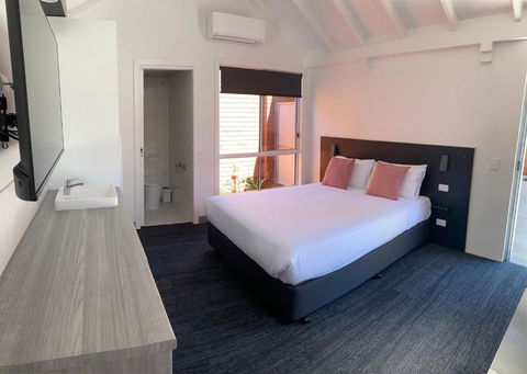 Railway Motel Myrtleford - Accommodation in Bendigo 3