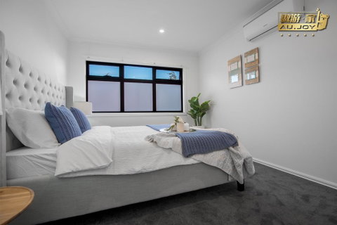 AU.JOY 3 Bed Townhouse Burwood 3 - Accommodation in Bendigo 0