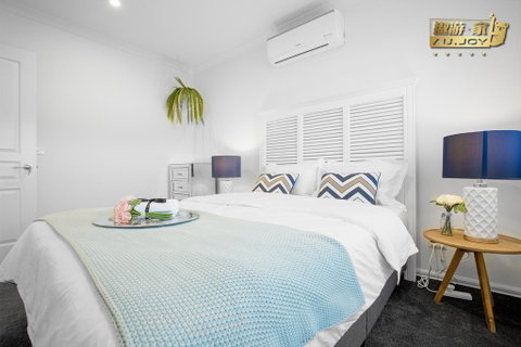 AU.JOY 3 Bed Townhouse Burwood 3 - Accommodation in Bendigo 2