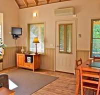 Autumn Leaf Cottage 1 - Accommodation in Bendigo