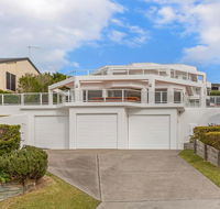 Azur 1 - South One Mile Beach - Accommodation in Bendigo