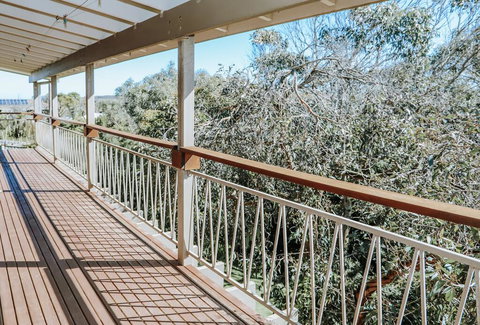 Banksia Beach House - Accommodation in Bendigo 0