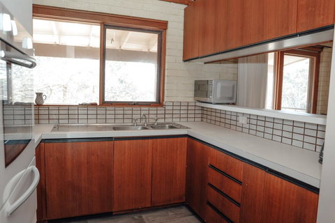 Banksia Beach House - Accommodation in Bendigo 2