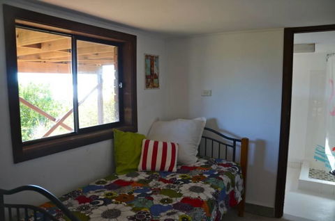 Barrels Beach House, 28 Dulconghi Street - Accommodation in Bendigo 1