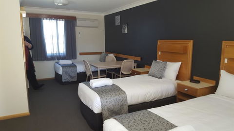 Bathurst Gold Panner - Accommodation in Bendigo 2
