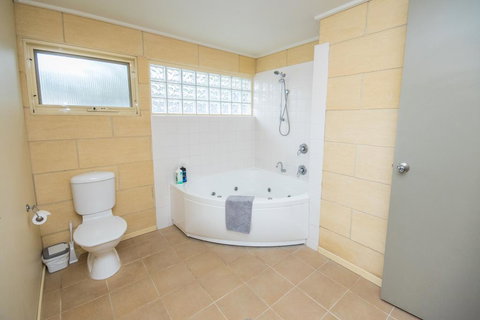 Bayview No 1 - Next To The Beach! - Accommodation in Bendigo 2