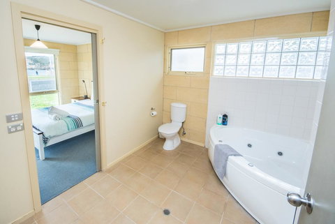Bayview No 1 - Next To The Beach! - Accommodation in Bendigo 1