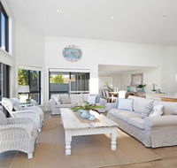 Beach 'Shac' on Parkway - Accommodation in Bendigo