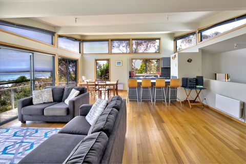 Beachcomber - Accommodation in Bendigo 0