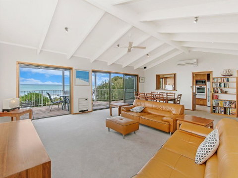 Beachfront - Accommodation in Bendigo 3