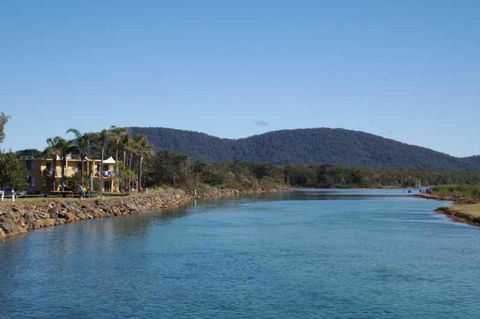 Beachfront 1, 25 Willow Street - Accommodation in Bendigo 3
