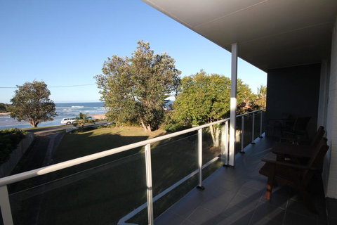 BEACHFRONT 3- 3/12 Bundella Ave LC - Accommodation in Bendigo 0