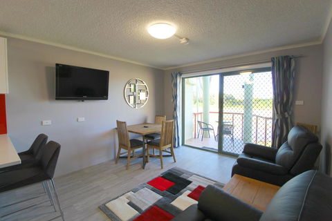 Beachfront 4, 25 Willow Street - Accommodation in Bendigo 3