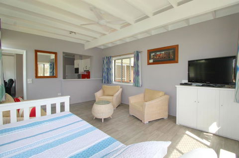 Beachfront 6, 25 Willow Street - Accommodation in Bendigo 2