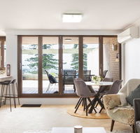 Beachfront Manly Apartment With Parking and Balcony - Accommodation in Bendigo