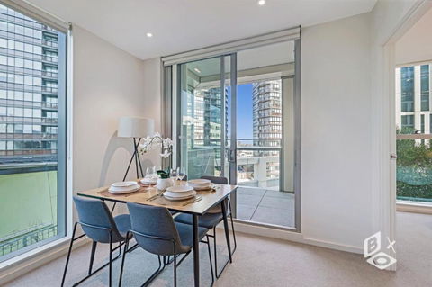 REST COLLECTION Apartments On Collins Docklands - Accommodation in Bendigo 3