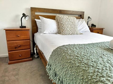 Reel Close! Walk To Everything. Sleeps 6 - Accommodation in Bendigo 2