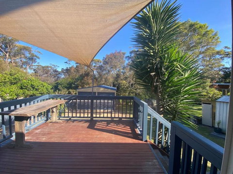 Reel & Relax: 3BR Beach House - Fish, Swim, Surf - Accommodation in Bendigo 1