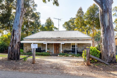 Reillys Wines Heritage Cottages - Accommodation in Bendigo 1
