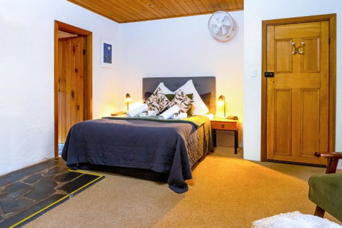 Reillys Wines Heritage Cottages - Accommodation in Bendigo 2