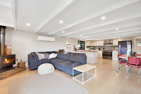 Relax At Goughs Bay - Accommodation in Bendigo 2