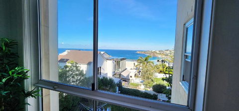 Relaxed Coastal Living With Fantastic Sea Views - Accommodation in Bendigo 1