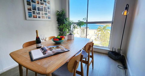 Relaxed Coastal Living With Fantastic Sea Views - Accommodation in Bendigo 0