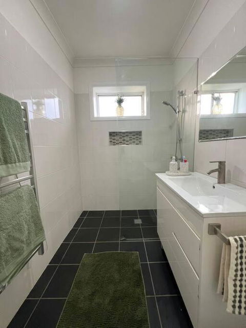 Renovated 3 Bedroom House - Accommodation in Bendigo 2