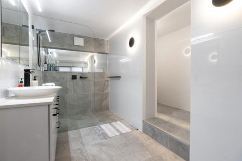 Renovated Townhouse Close To The CBD And Schools - Accommodation in Bendigo 3