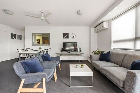 Resort Living - 10mins CBD - 2Bed / 2Bath / 1Car - Accommodation in Bendigo 3
