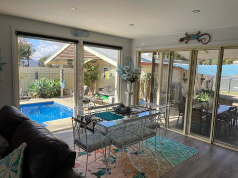Resort On Morgan With Beautiful Private Pool, Pet Friendly - Accommodation in Bendigo 2