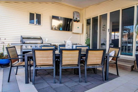 Resort On Morgan With Beautiful Private Pool, Pet Friendly - Accommodation in Bendigo 3