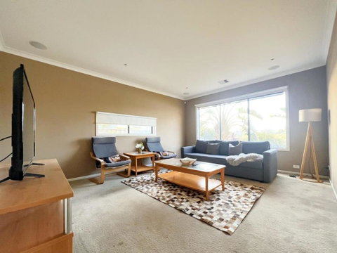 Retreat Andrew House - Accommodation in Bendigo 0