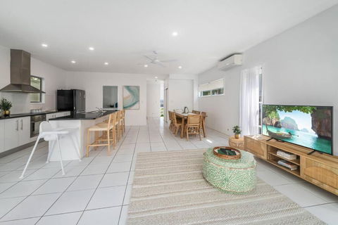 Retreat In The Heart Of Alex - 3BR Sleeps 11, Pool - Accommodation in Bendigo 1