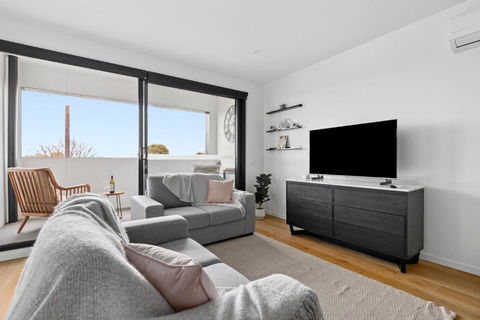 Retreat On Bellerine I 2BR Apartment I Geelong CBD - Accommodation in Bendigo 0