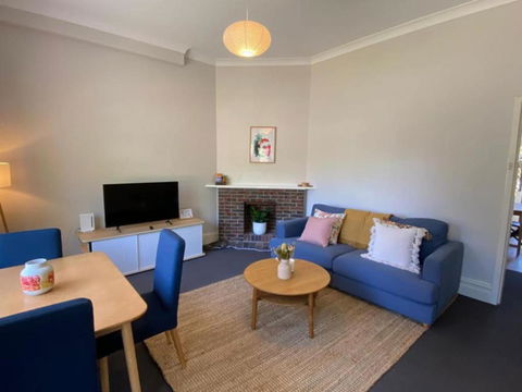 Retro Apt 6 Mins To Victoria Quay - Accommodation in Bendigo 3