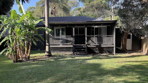 Retro Beach House - Macmasters Beach - Accommodation in Bendigo 0