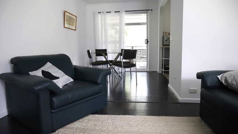 Retro Beach House - Macmasters Beach - Accommodation in Bendigo 2