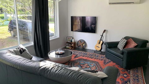 Retro Beach House - Macmasters Beach - Accommodation in Bendigo 1