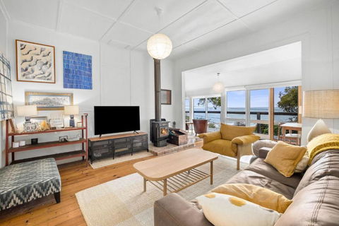Retro Beach Vibes - Accommodation in Bendigo 1