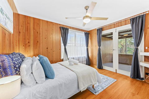 Retro Retreat - Mornington - Accommodation in Bendigo 2
