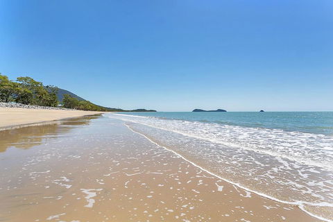 Ribbons Beachfront Apartments Clifton Beach - Accommodation in Bendigo 2
