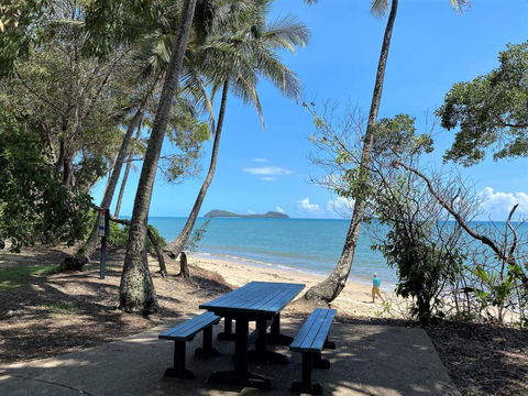 Ribbons Beachfront Apartments Clifton Beach - Accommodation in Bendigo 3