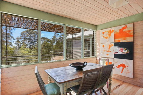 Rikkara Sanctuary 19 Rikkara Avenue Private Retreat - Accommodation in Bendigo 3