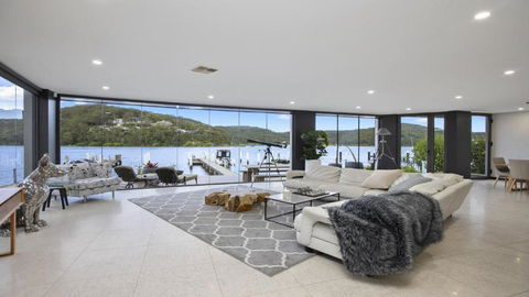 Riptides Booker Bay -Waterfront Apartment, Walk To Shops & Cafes - Accommodation in Bendigo 0
