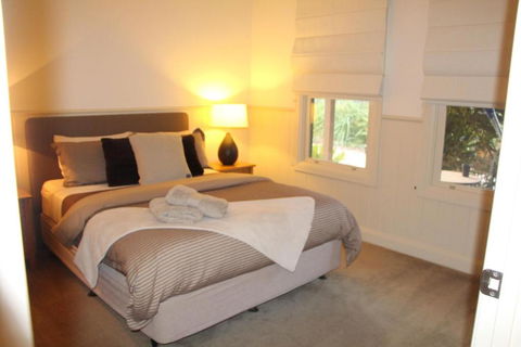 River Rock Cottage Centrally Located And Dog Friendly - Accommodation in Bendigo 1